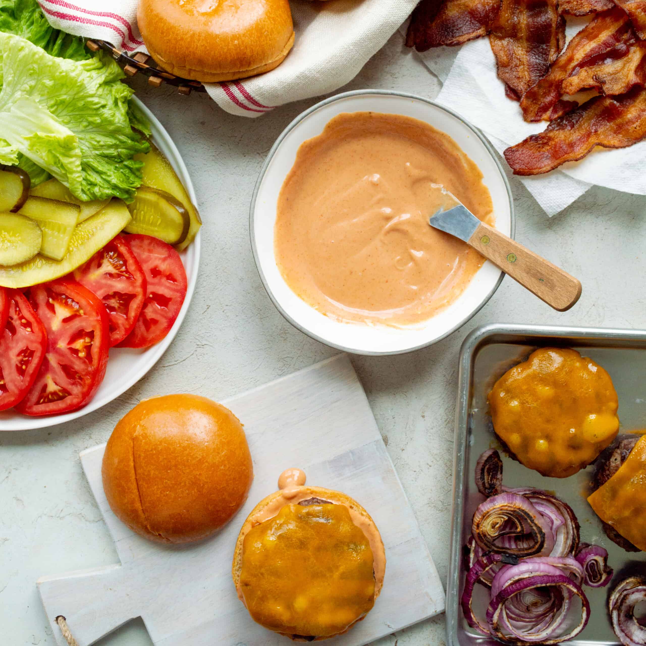 The Ultimate Bacon Cheeseburger Recipe (With Special Sauce)