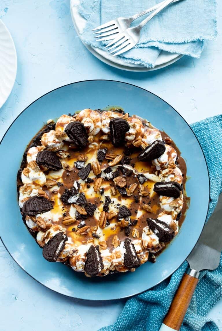 Trurtle Piw The Ultimate No Bake Turtle Pie with Chocolate Crust - Little Black Skillet